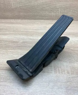 BMW 4 F32 F33 Accelerator throttle pedal 6853175