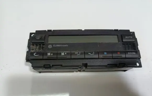 Volkswagen PASSAT B5.5 Climate control unit 6013966