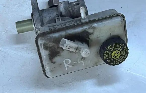 Renault Laguna II Brake fluid reservoir 