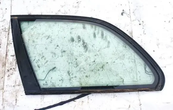 BMW 5 E39 Rear side window
