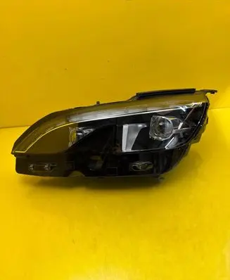 Peugeot 3008 II Headlight/headlamp 9837759780