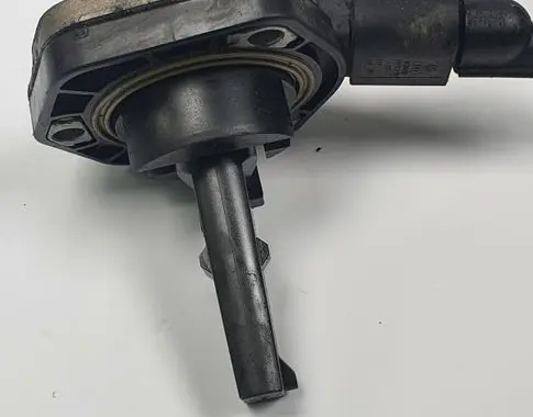 Volkswagen Golf V Oil level sensor 6PR008079