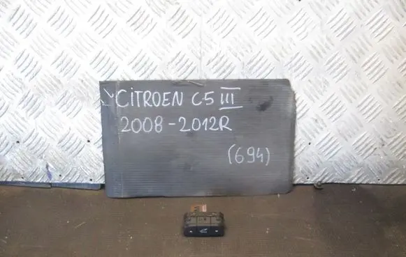 Citroen C5 Tailgate/trunk/boot open switch 