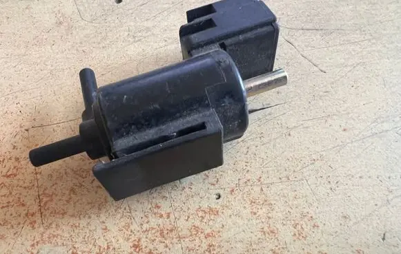 Mazda Xedos 6 Vacuum valve B6BG