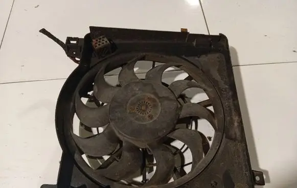 Opel Astra H Radiator cooling fan shroud 0130303957