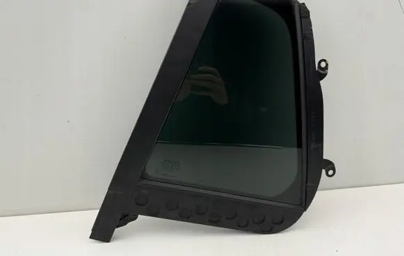 Volvo V60 Rear vent window glass 