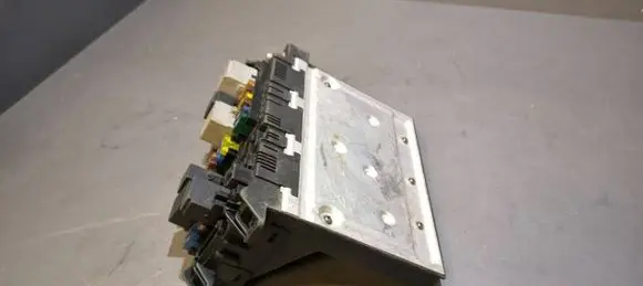 Mercedes-Benz E W211 SAM control unit 2115453901
