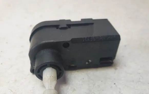 Mercedes-Benz GLA W156 X156 Headlight level adjustment motor 0307853306