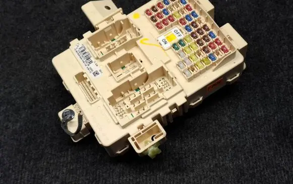 Hyundai Tucson TL Fuse module 91950D3510