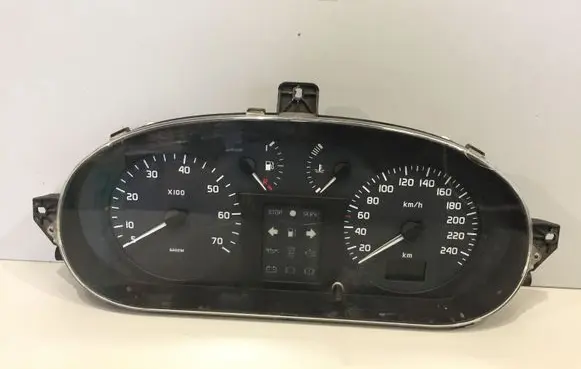 Renault Scenic I Speedometer (instrument cluster) P8200071820