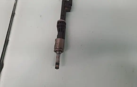 Fuel injector