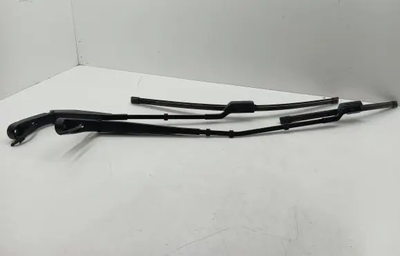 Citroen C5 Aircross Windshield/front glass wiper blade 7443213