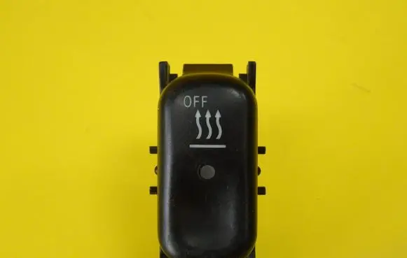 Mercedes-Benz E W210 Windscreen/window heater switch 2108212651