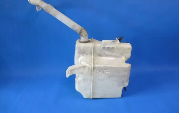 Mitsubishi Outlander Windshield washer fluid reservoir/tank