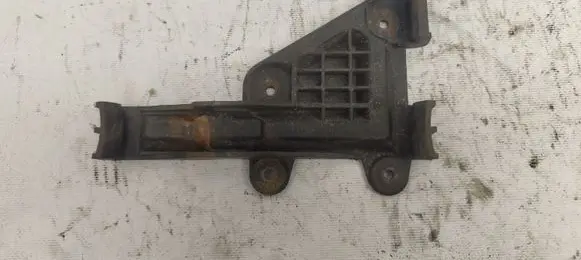 Audi 80 90 S2 B4 Front bumper mounting bracket 8A0807284