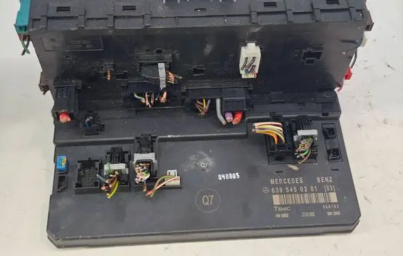 Mercedes-Benz Vito Viano W639 SAM control unit 6395450301 356165 ZGS002