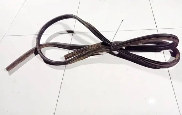 Renault Trafic II (X83) Rubber seal front coupe door 