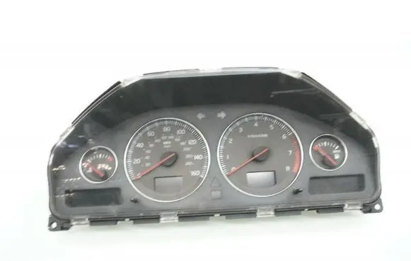 Volvo V70 Speedometer (instrument cluster) 8673802