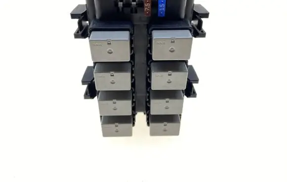 Subaru Outback Relay mounting block 