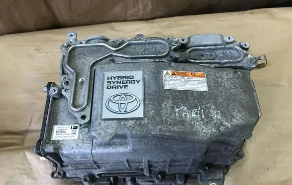 Toyota Yaris Voltage converter inverter G920052010