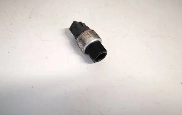 Volvo V50 Air conditioning (A/C) pressure sensor 30730516