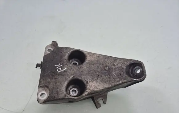 BMW X3 F25 Engine mounting bracket 6784825