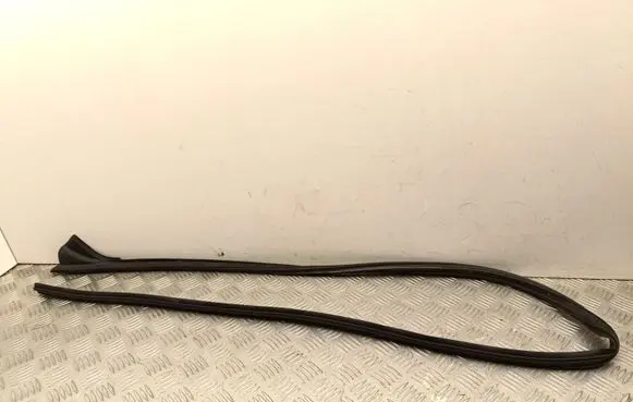 Tesla Model Y Rubber seal front door (on door) 149767800B