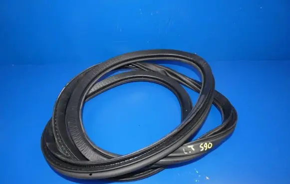 Volvo S90, V90 Rubber seal rear door 