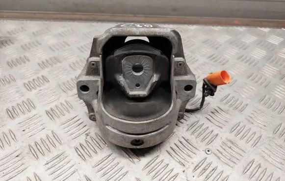 Audi A4 S4 B8 8K Engine mount bracket 8R0199381E