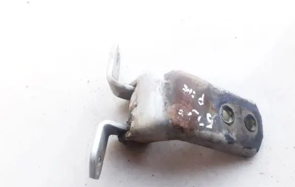 Suzuki Grand Vitara II Front door upper hinge