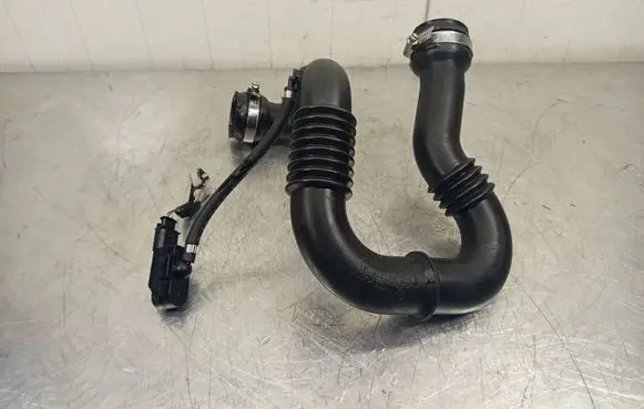 Renault Trafic II (X83) Intercooler hose/pipe 8200470985 93856622