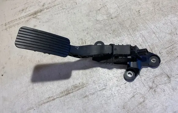 Hyundai Kona I Accelerator throttle pedal CN07128068 27012021 140645