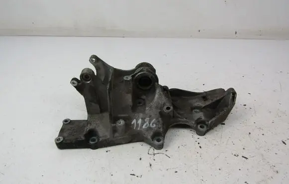 Volkswagen PASSAT B5 Generator/alternator bracket 06B903143F