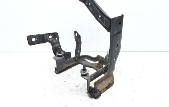Volvo C30 Power steering pump mounting bracket 3M513K738AC
