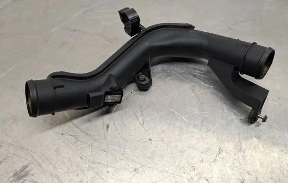 Volkswagen Golf VI Intercooler hose/pipe 5N0145770A
