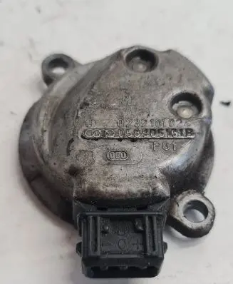 Volkswagen Golf IV Camshaft position sensor 0232101024 058905161B