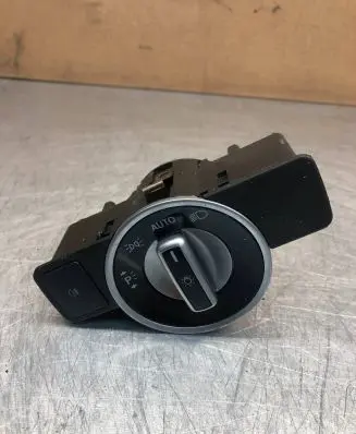 Mercedes-Benz E W212 Light switch 2129050551 10091531