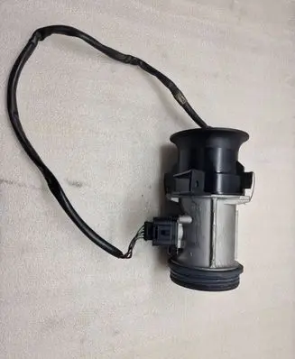 Audi A8 S8 D2 4D Mass air flow meter 059906461D