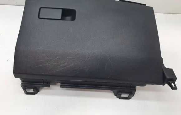 KIA Sportage Glove box