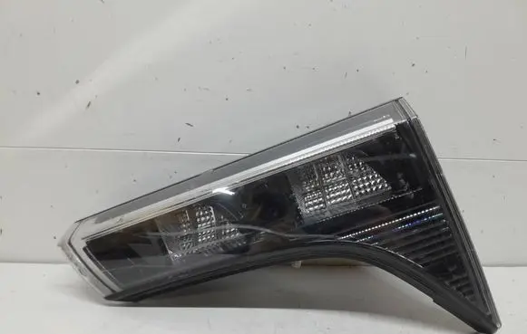 Tailgate rear/tail lights