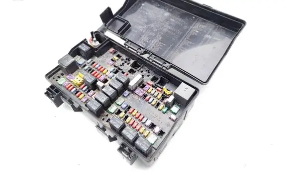 Jeep Grand Cherokee Fuse module P68242818AC