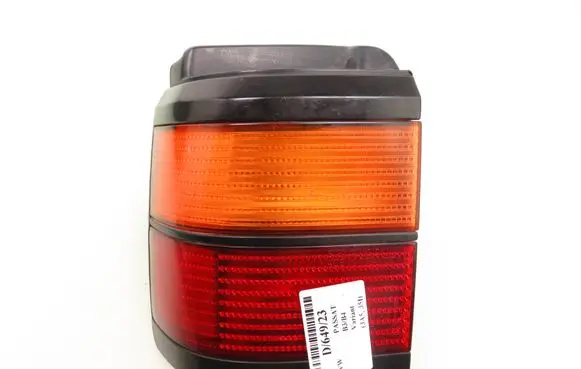 Volkswagen PASSAT B4 Rear/tail lights 333945111