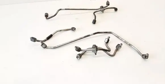 Lexus IS 220D-250-350 Fuel injector supply line/pipe 