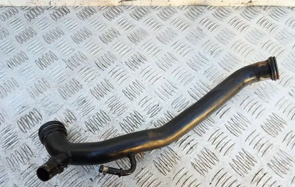 Engine coolant pipe/hose