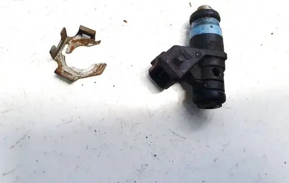 Renault Kangoo I Fuel injector 5007b03345 h132254