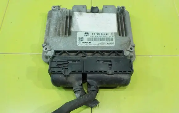 Volkswagen Scirocco Engine control unit/module 03C906016AH