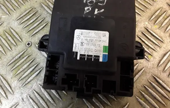 Mercedes-Benz A W169 Door control unit/module 1698207326 A1698207326