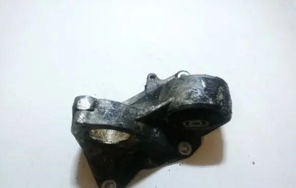 Ford Fiesta Engine mount bracket
