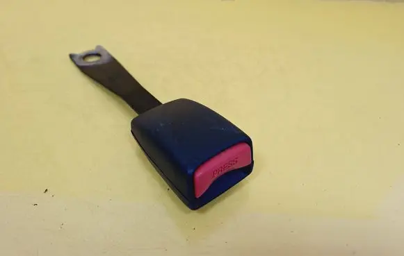 Suzuki Liana Front seatbelt buckle 031014A2T