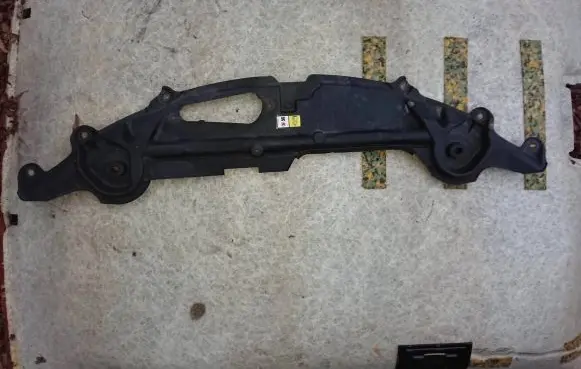 Jaguar XF X250 Radiator mount bracket 8X238A303